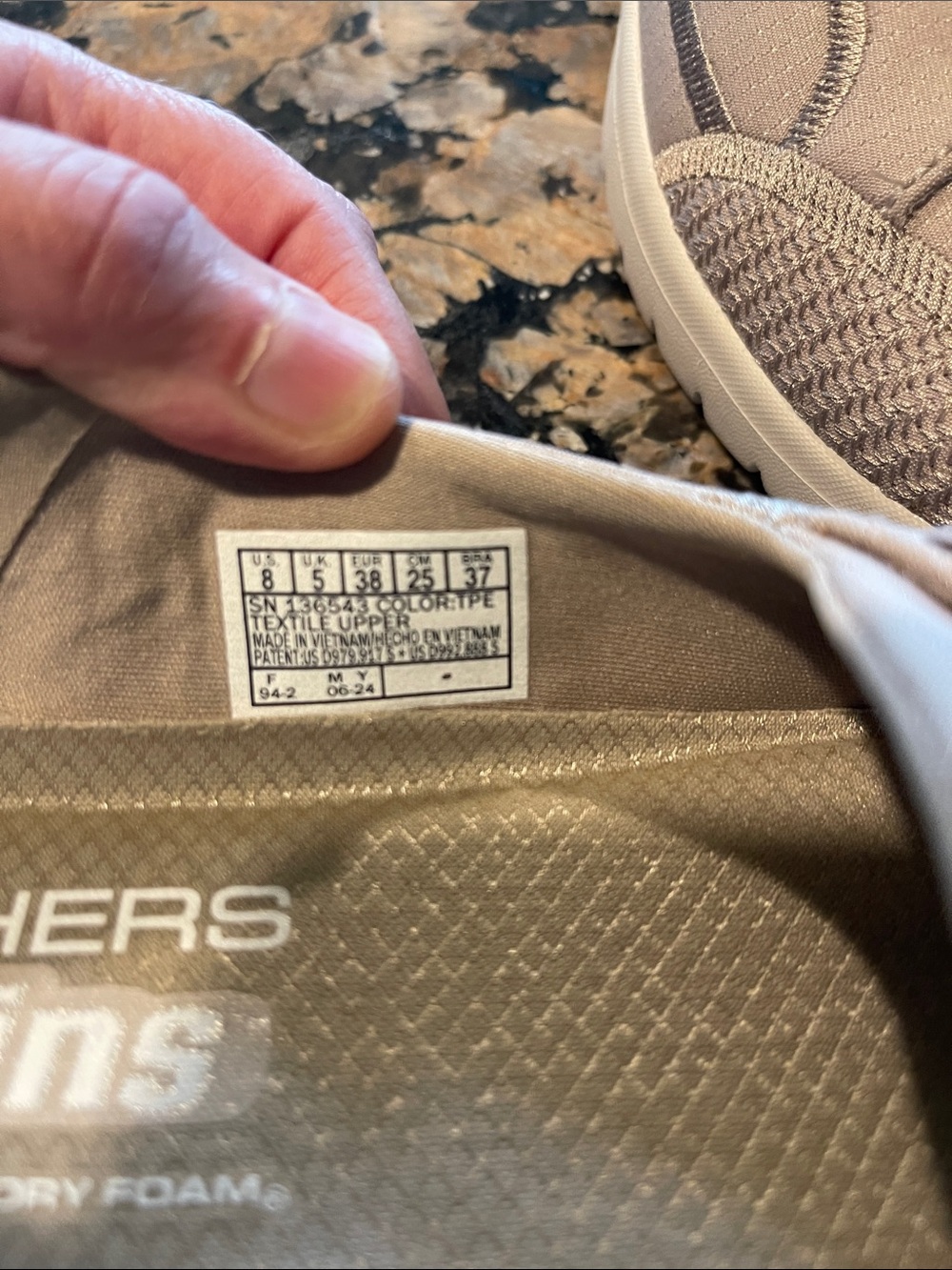 EUC Skechers Women's Slip-On Moccasins in Taupe suze 8 - Picture 6 of 7